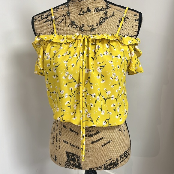 Vibrant, flowing top that is perfect for warmer weather! Very comfortable! - Picture 4 of 5